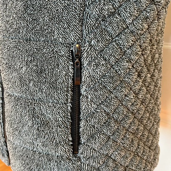 New LEMON TART Skyros Textured Fleece Vest - Picture 8 of 9
